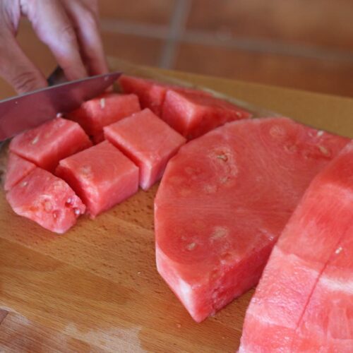 cut a watermelon into cubes