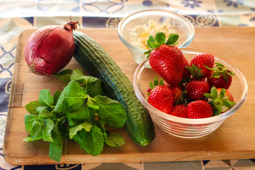 strawberry cucumber salad ingredients